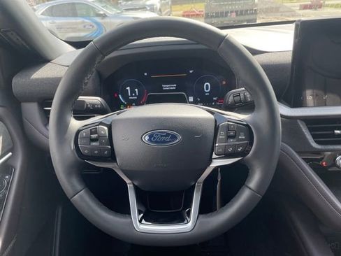 New 2026 Ford Explorer Platinum image 14