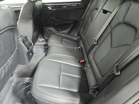 Certified 2026 Porsche Macan AWD/4WD image 24
