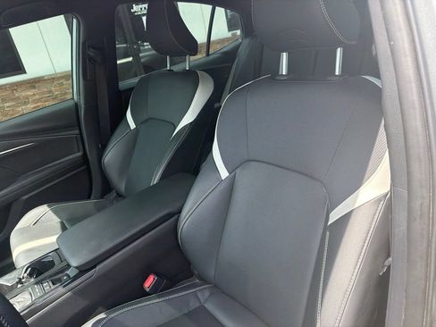 Used 2025 Toyota Camry SE FWD image 3