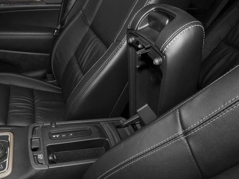 Used 2016 Jeep Grand Cherokee Limited image 17