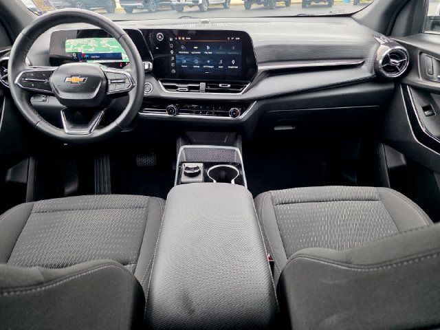 Used 2026 Chevrolet Equinox LT FWD image 36