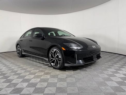 Used 2023 Hyundai Ioniq 6 SEL RWD image 5