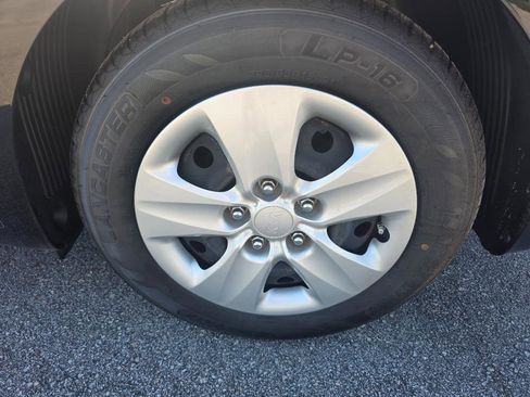 Used 2016 Kia Forte LX FWD image 20