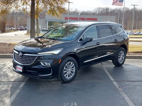 Used 2023 Buick Enclave Essence image 7