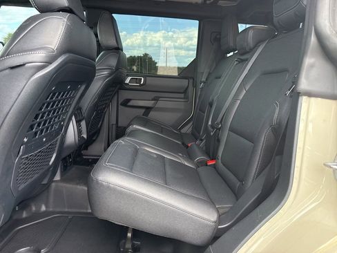 Used 2025 Ford Bronco Badlands AWD/4WD image 9