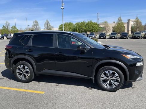 Used 2022 Nissan Rogue SV w/ SV Premium Package AWD/4WD image 11