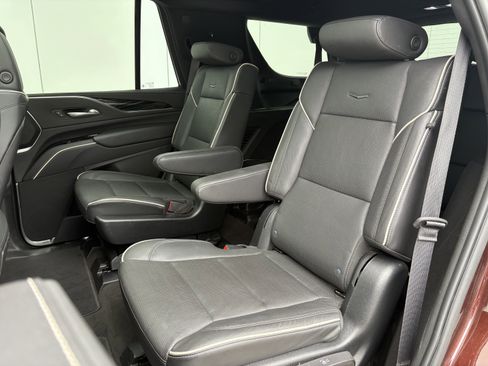 Used 2023 Cadillac Escalade Sport image 13