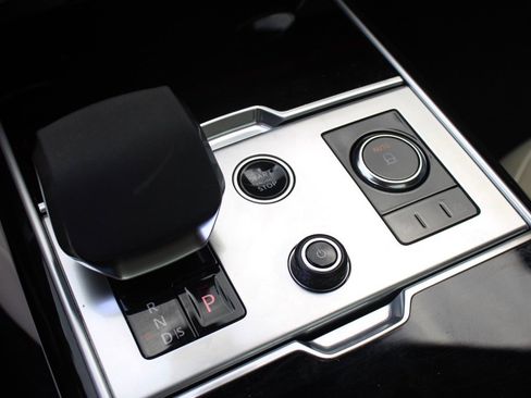 Used 2023 Land Rover Range Rover SE image 30