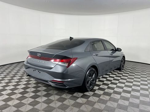 Used 2023 Hyundai Elantra SEL image 6