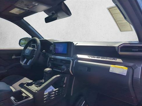 New 2026 Toyota Tacoma TRD Off-Road AWD/4WD image 25