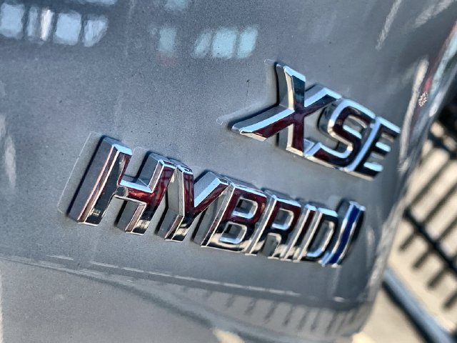 Certified 2024 Toyota Sienna XSE FWD image 43