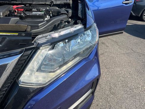 Used 2018 Nissan Rogue S image 13