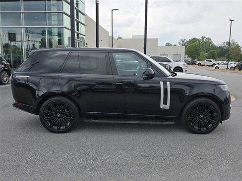 Used 2025 Land Rover Range Rover Autobiography AWD/4WD image 2