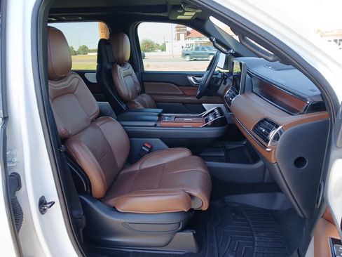 Used 2024 Lincoln Navigator Reserve AWD/4WD image 54