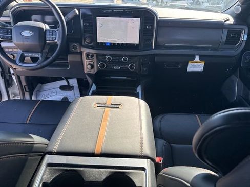 Certified 2024 Ford F250 Platinum image 25