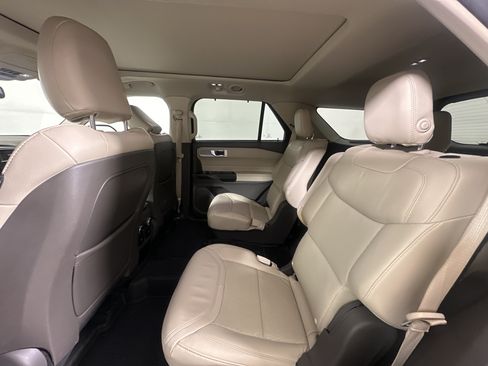 Used 2020 Ford Explorer Platinum AWD/4WD image 24