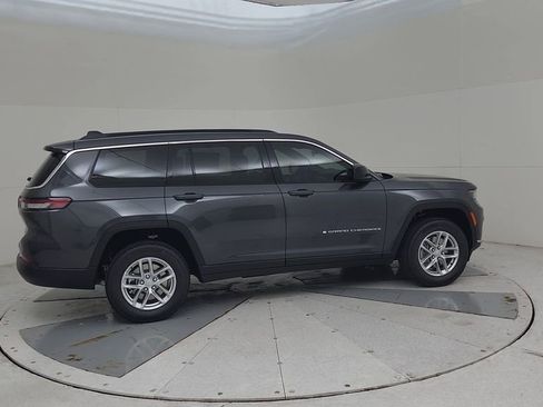 New 2025 Jeep Grand Cherokee L Laredo image 16