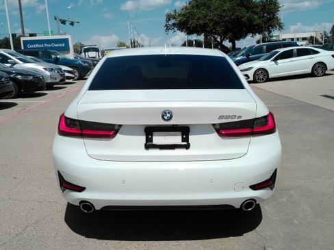 Used 2022 BMW 330e w/ Driving Assistance Package RWD image 9