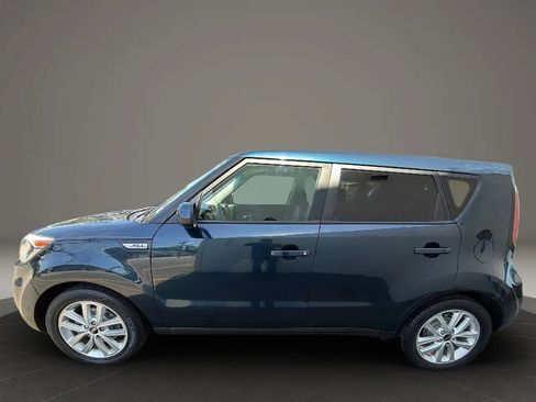 Used 2019 Kia Soul + FWD image 8