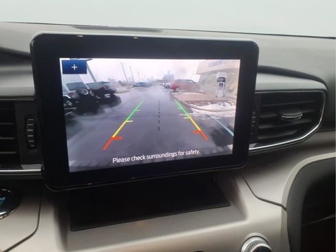 Certified 2023 Ford Explorer XLT w/ Equipment Group 202A image 19