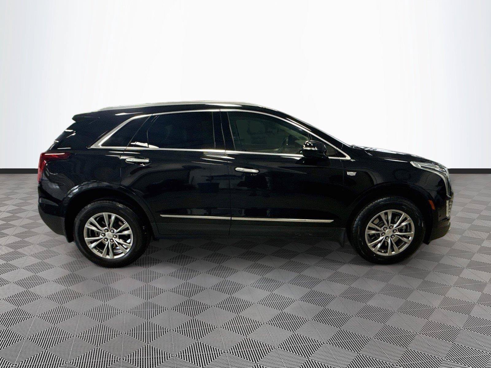 Used 2023 Cadillac XT5 Premium Luxury w/ Technology Package FWD image 8
