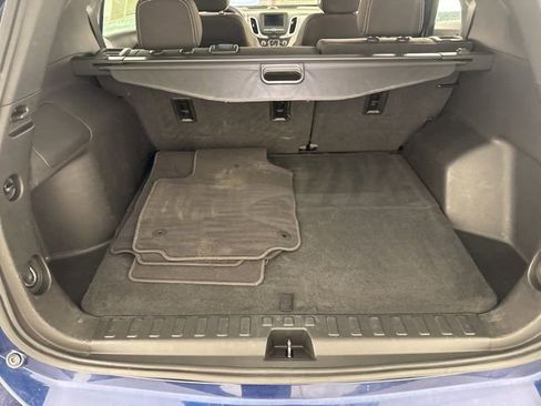 Used 2022 Chevrolet Equinox LS AWD/4WD image 25