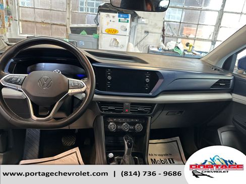 Used 2024 Volkswagen Taos SE image 14