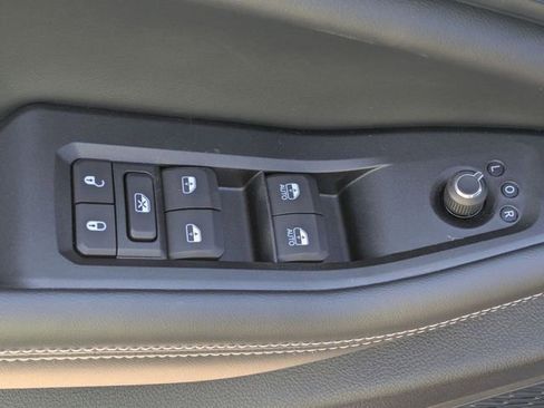 New 2025 Jeep Grand Cherokee Laredo image 16