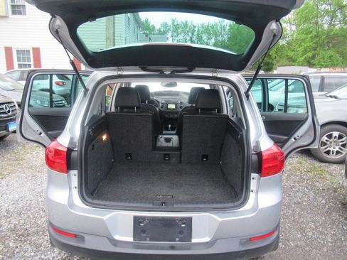 Used 2013 Volkswagen Tiguan SE image 10