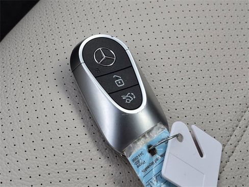 Certified 2025 Mercedes-Benz C 300 Sedan image 33