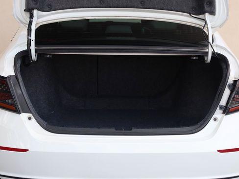 Used 2019 Honda Accord EX image 10
