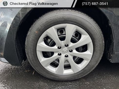 Used 2024 Toyota Corolla LE image 3