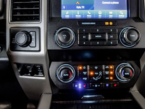 Used 2020 Ford F250 Lariat w/ Lariat Ultimate Package AWD/4WD image 24