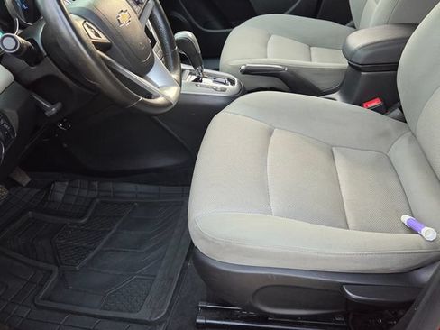 Used 2014 Chevrolet Cruze LT w/ Technology Package FWD image 5