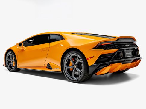 Used 2023 Lamborghini Huracan EVO RWD image 5