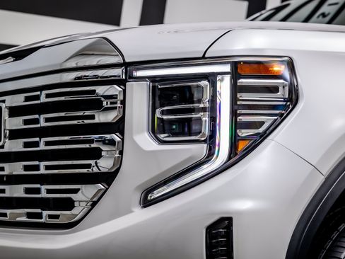 Used 2024 GMC Sierra 1500 Denali w/ Denali Reserve Package AWD/4WD image 17