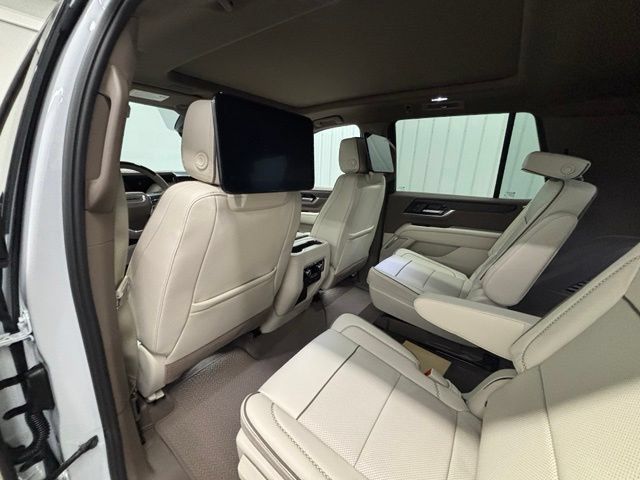 New 2026 GMC Yukon Denali w/ Denali Reserve Package AWD/4WD image 14