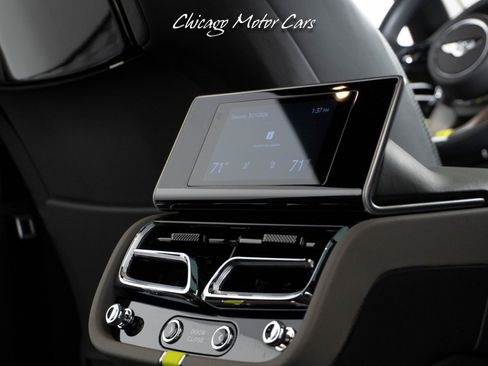 Used 2023 Bentley Bentayga Extended Wheelbase image 50