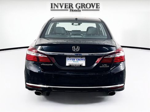 Used 2016 Honda Accord Touring image 6