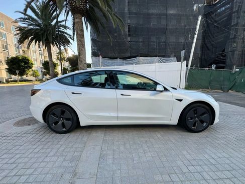 Used 2021 Tesla Model 3 Standard Range Plus RWD image 5