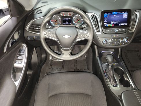 Used 2025 Chevrolet Malibu LT FWD image 13