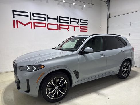 Used 2025 BMW X5 xDrive40i w/ M Sport Package image 8