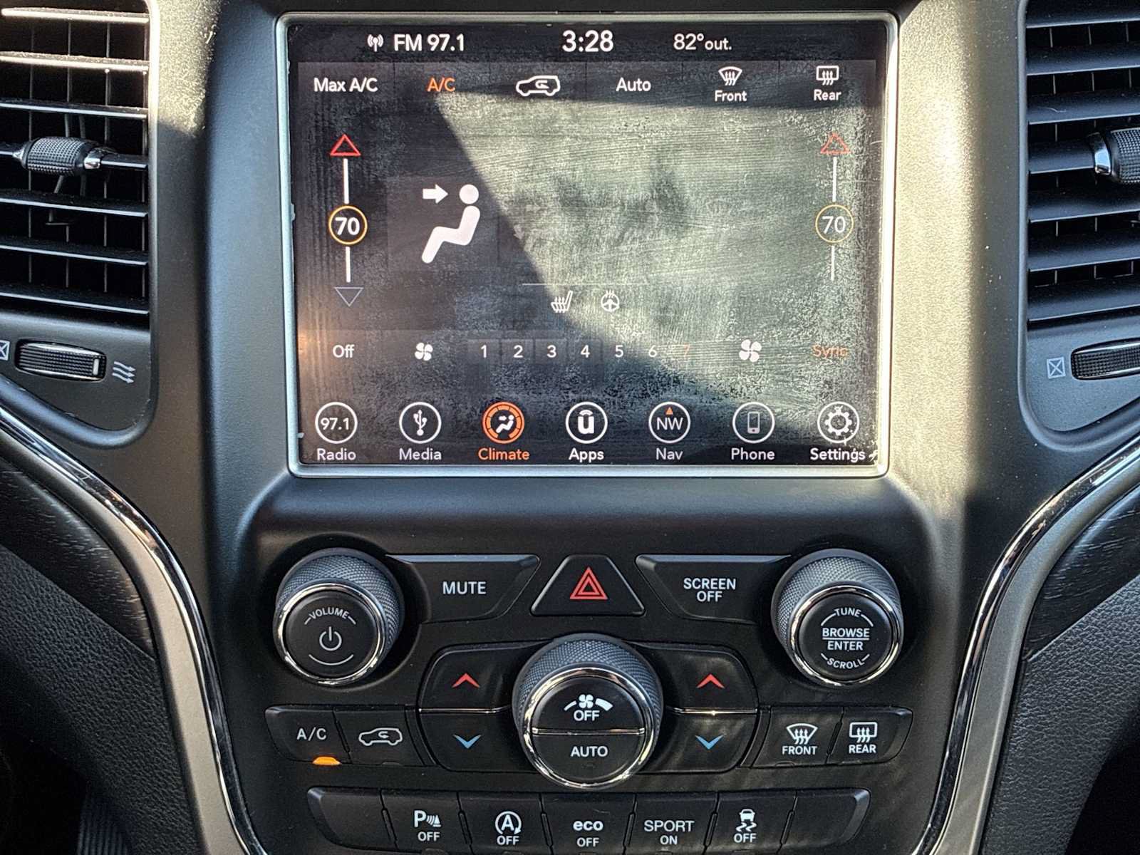 Used 2018 Jeep Grand Cherokee Altitude AWD/4WD image 16