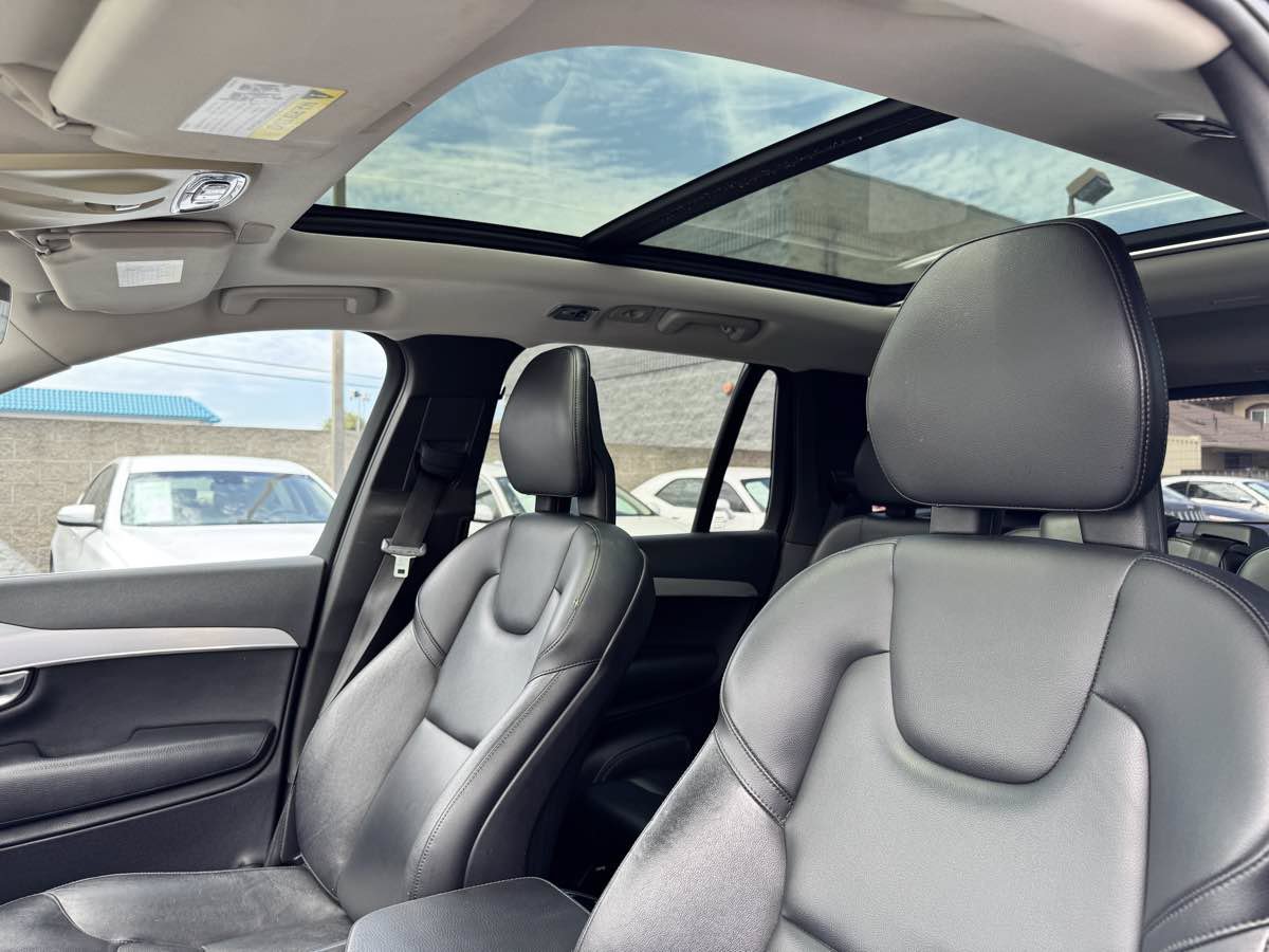 Used 2017 Volvo XC90 T5 Momentum w/ Vision Package AWD/4WD image 34