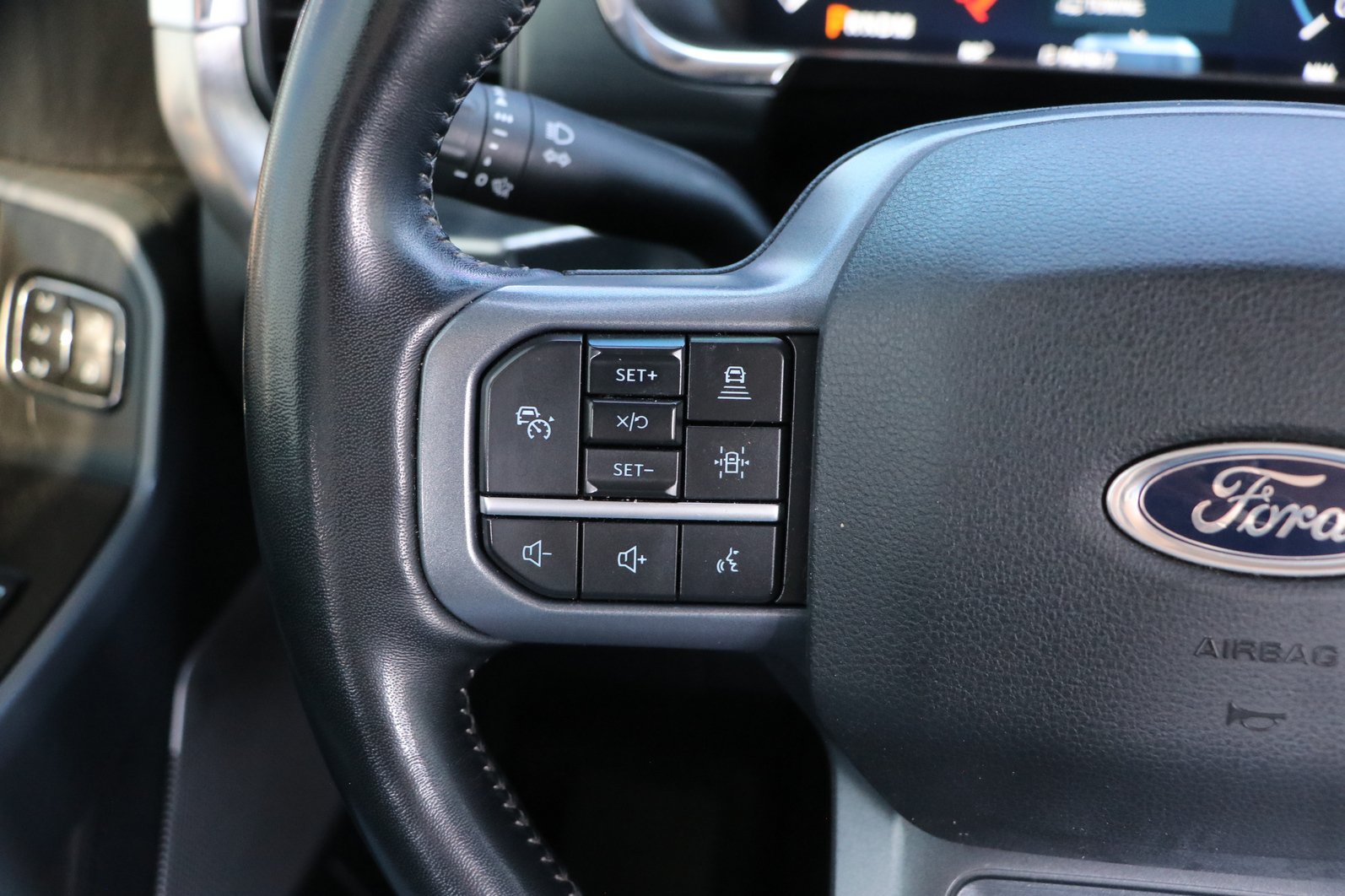 Used 2023 Ford F150 Lariat w/ Equipment Group 502A High AWD/4WD image 17
