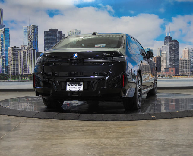 Used 2027 BMW i7 xDrive50 w/ M Sport Package AWD/4WD image 6