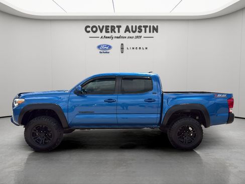 Used 2016 Toyota Tacoma SR5 w/ Towing Package RWD image 2