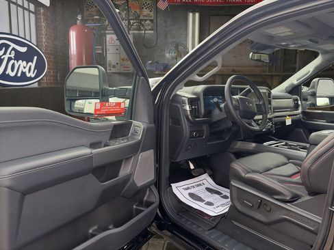 New 2026 Ford F250 Lariat w/ Black Appearance Package AWD/4WD image 17