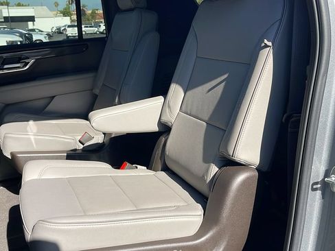 New 2026 GMC Yukon XL Elevation w/ Elevation Premium Package AWD/4WD image 15