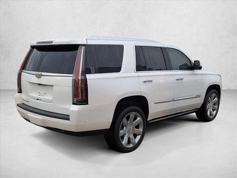 Used 2017 Cadillac Escalade Premium Luxury image 5